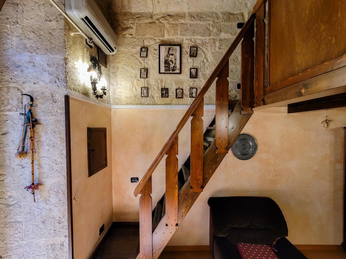Cozy Classical Residence In The City Center Bari Exterior photo
